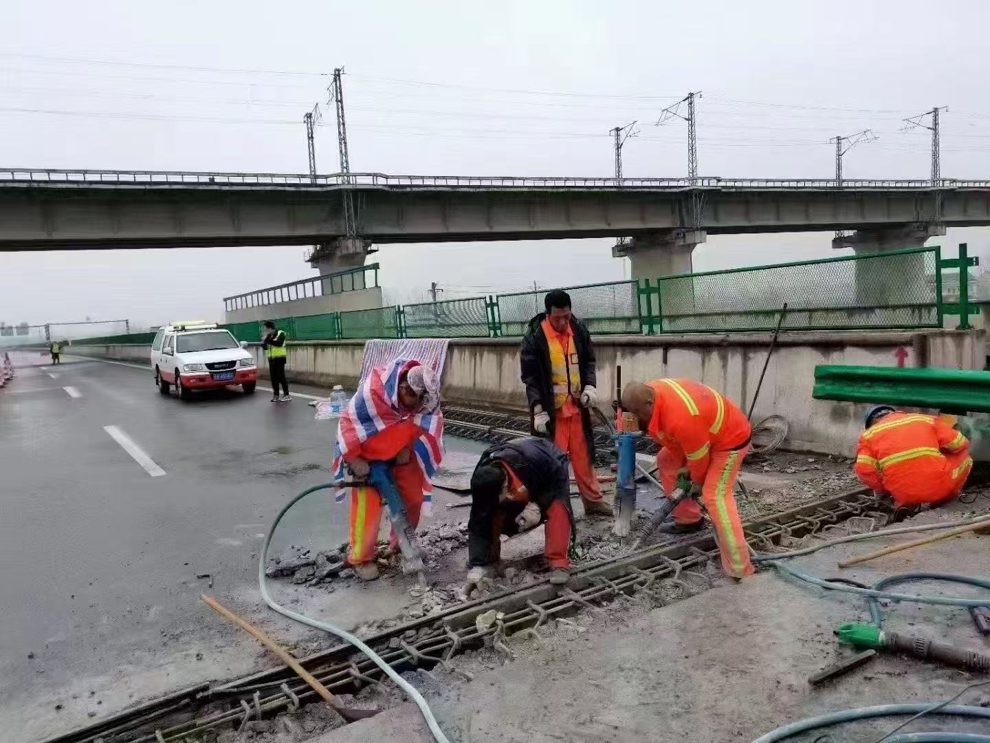 东港桥梁伸缩缝抢修料